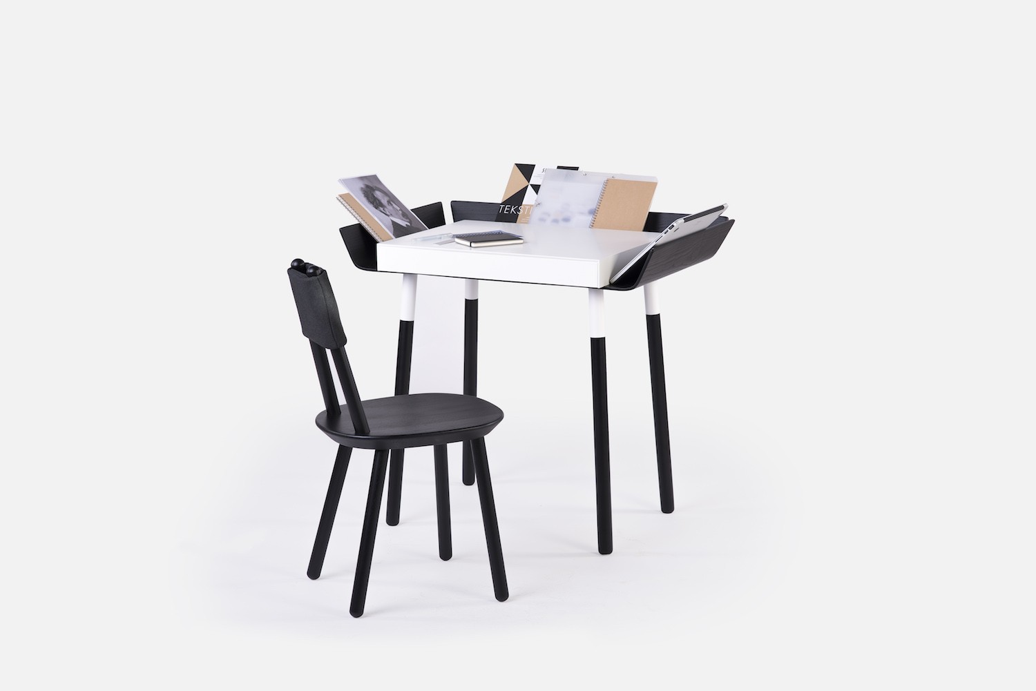 Bureau My Writing 1 en bois par Inesa Malafej au design scandinave