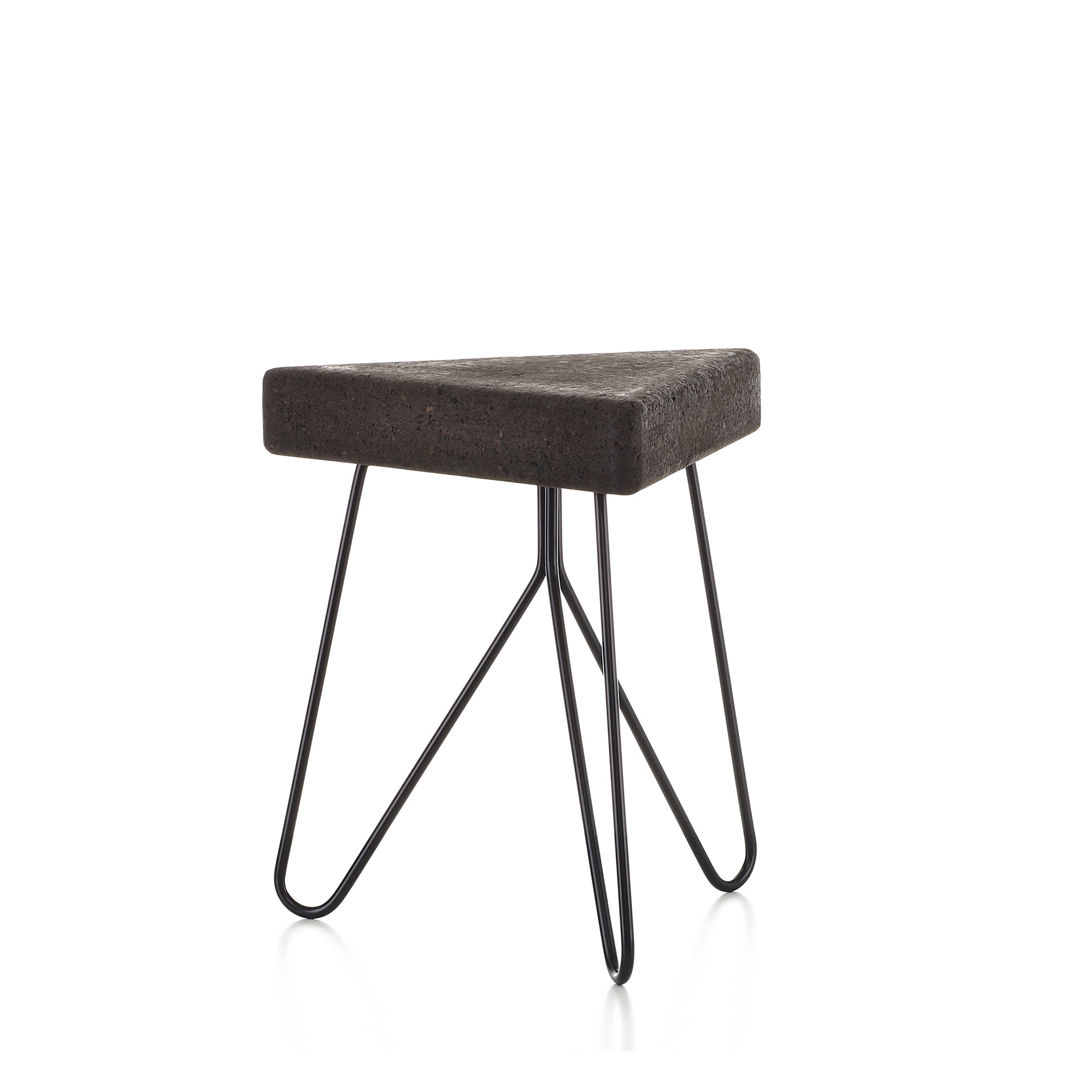 Tabouret design Três en liège par Filipa Mendes & Gustavo Macedo