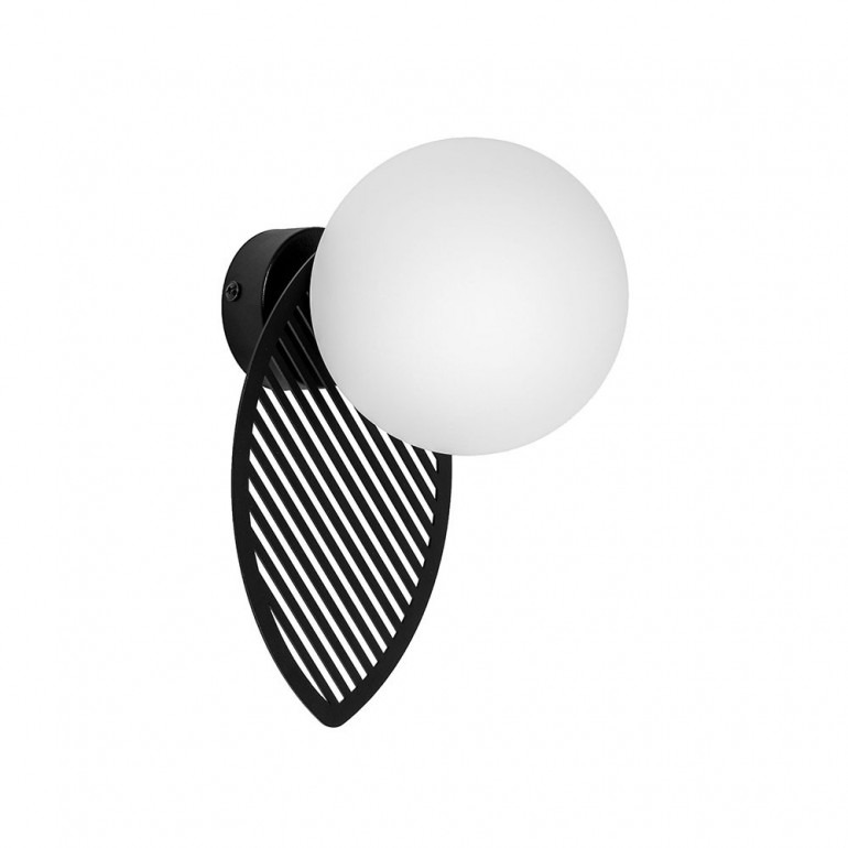 Applique murale Fyllo base en métal et détail feuille avec diffuseur en verre opale au design contemporain par Ummo Lighting