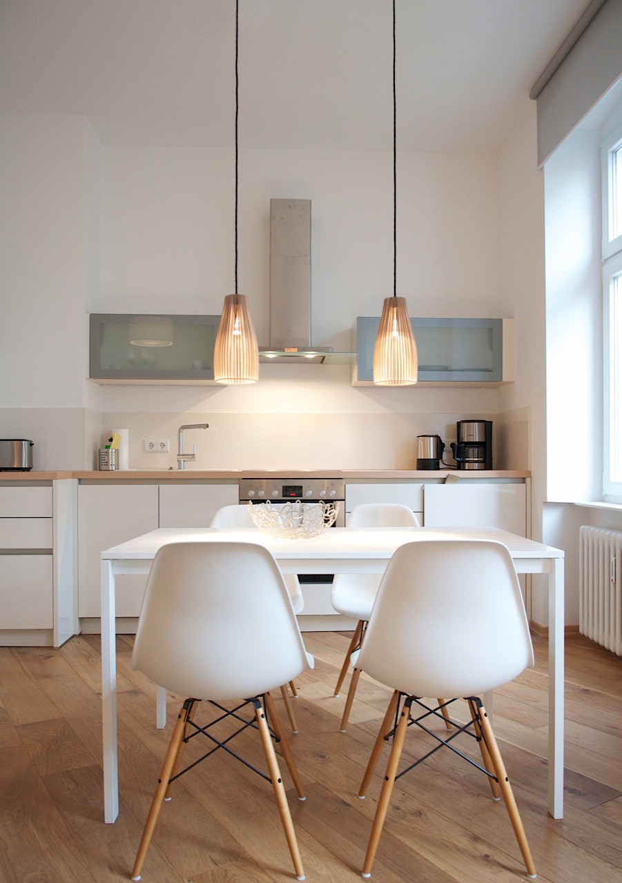 Suspension en bouleau naturel ENA L Ø19 cm découpée au laser par IUMI Design