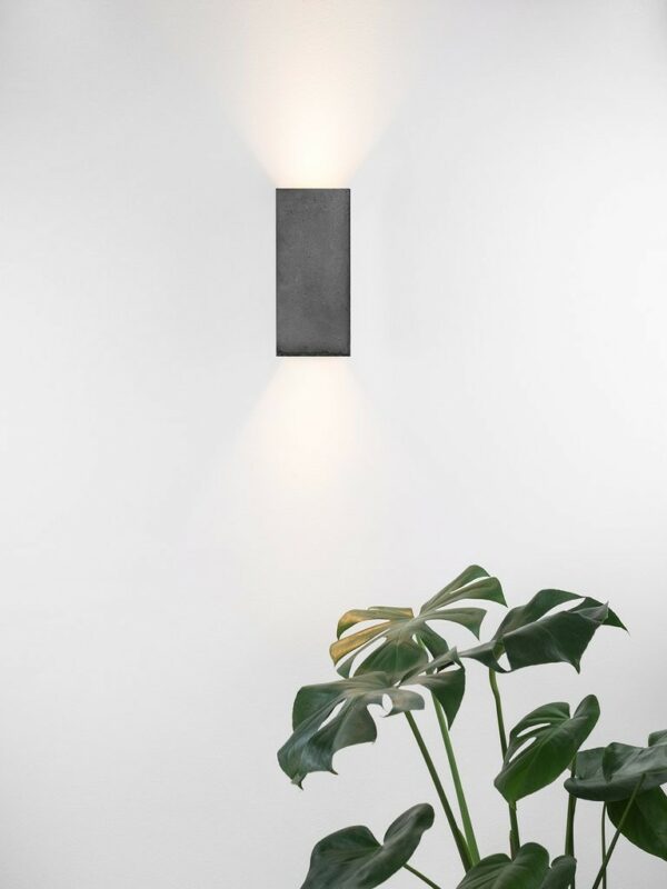 Applique Design B8 Cubic réctangulaire Noir en béton par Gant Light