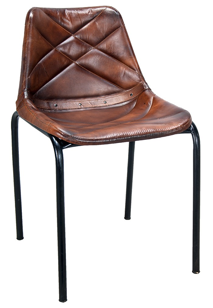 Chaise au design vintage Croiso avec une structure originale de couleur noire et un rembourrage cousu en forme de croix.