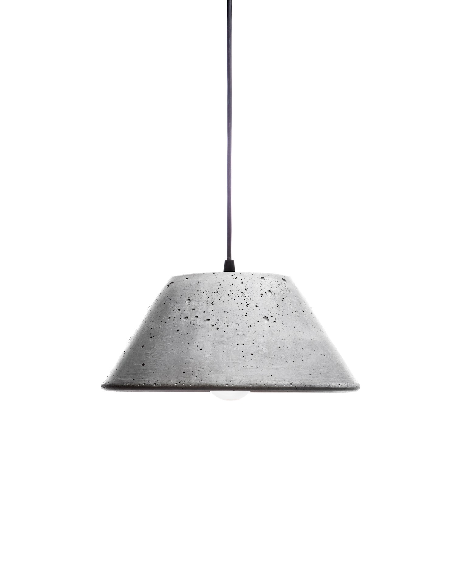 Suspension en béton conique Mons 280 au design industriel par Urbi et Orbi