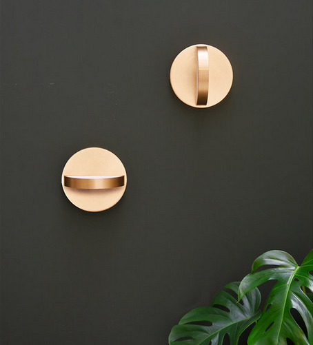 Applique murale design PLUS Led laiton en aluminium anodisé par NOCC X Eno studio