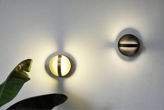 Applique murale design PLUS Led noir en acier par NOCC X Eno studio