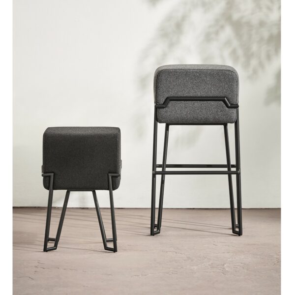 Tabouret design en feutre Bokk au design graphique par Ka-Lai Chan X Puik Art