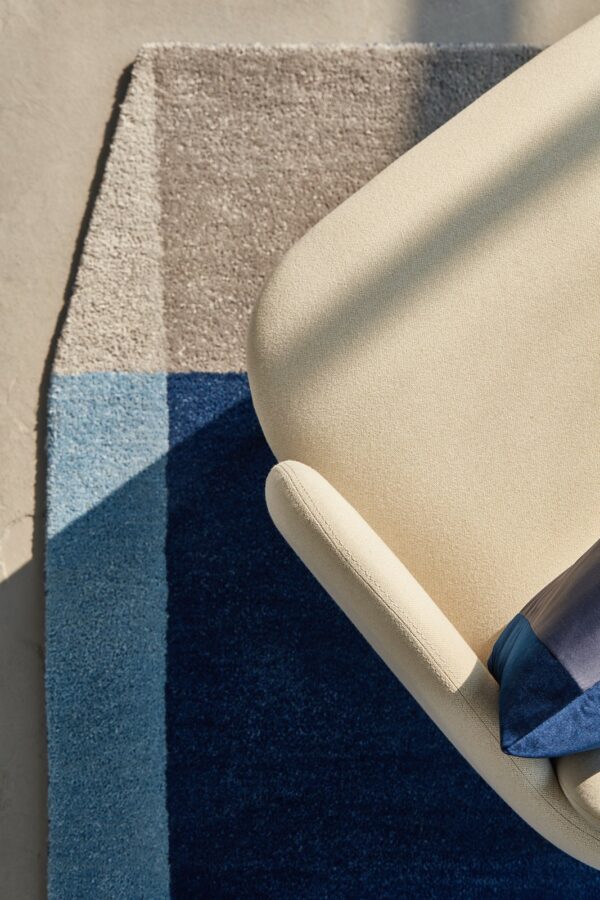 Tapis au design géométrique ISO rectangle 100% en laine par Ontwerpduo x Puik Art